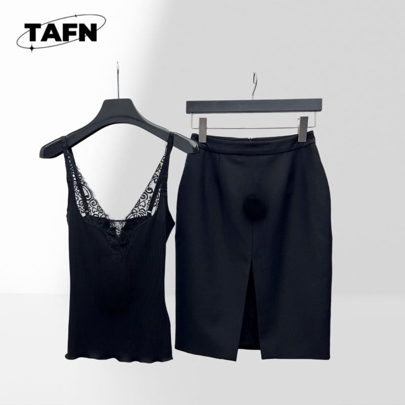 Woman Formal Wear - 패션을 선도하는 여성용 스커트와 탑 세트,
